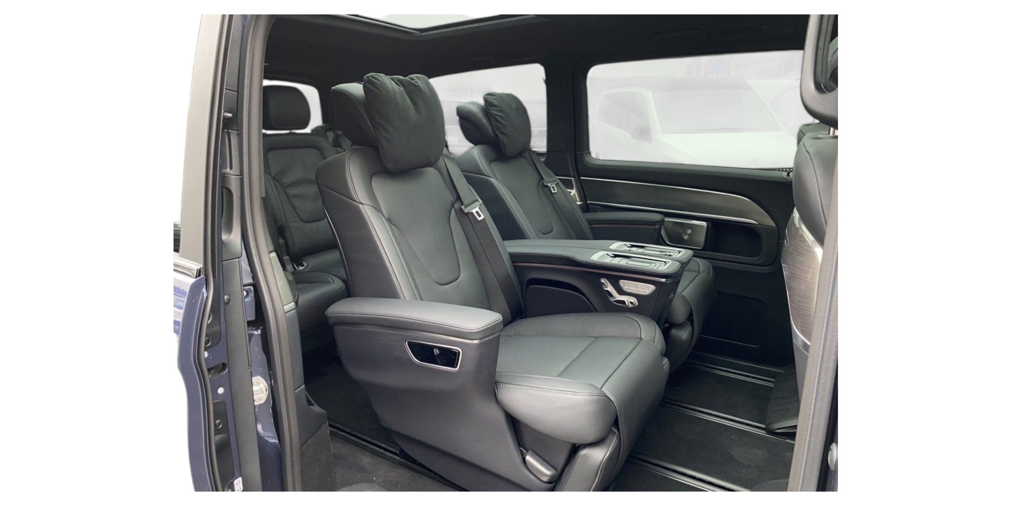 Mercedes-Benz V300d | Premium People Carrier