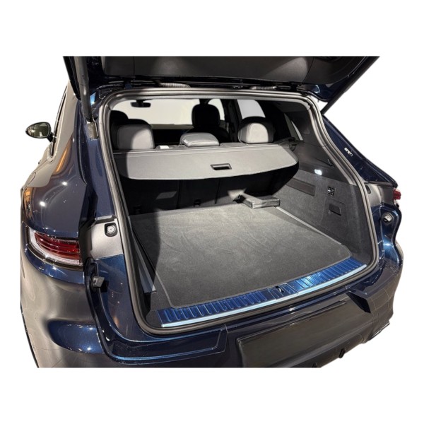 Porsche Cayenne S E-Hybrid – Power Meets Green Efficiency!