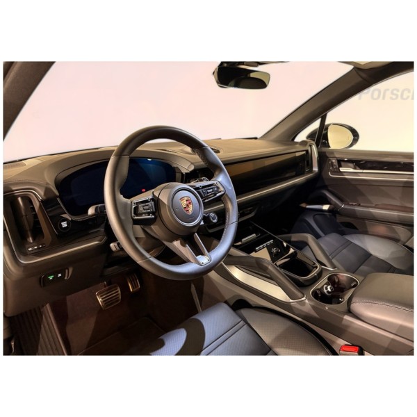 Porsche Cayenne S E-Hybrid – Power Meets Green Efficiency!