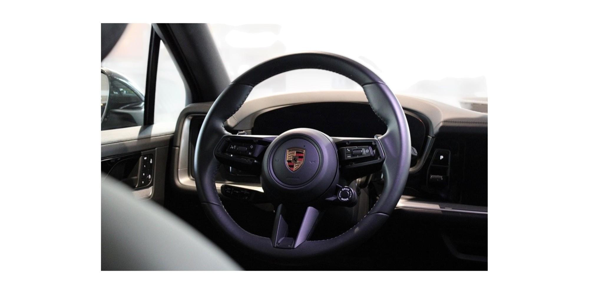 Porsche Cayenne E-Hybrid Luxury SUV – Modena Motors GmbH