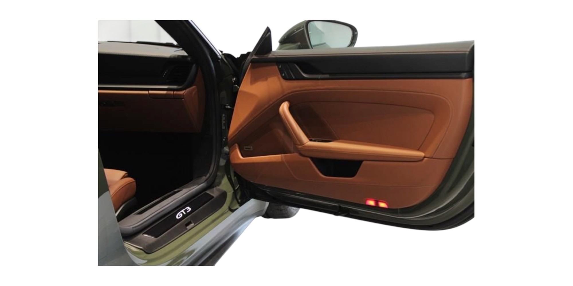 Porsche 911 992 GT3 Touring – Pure Driving Passion