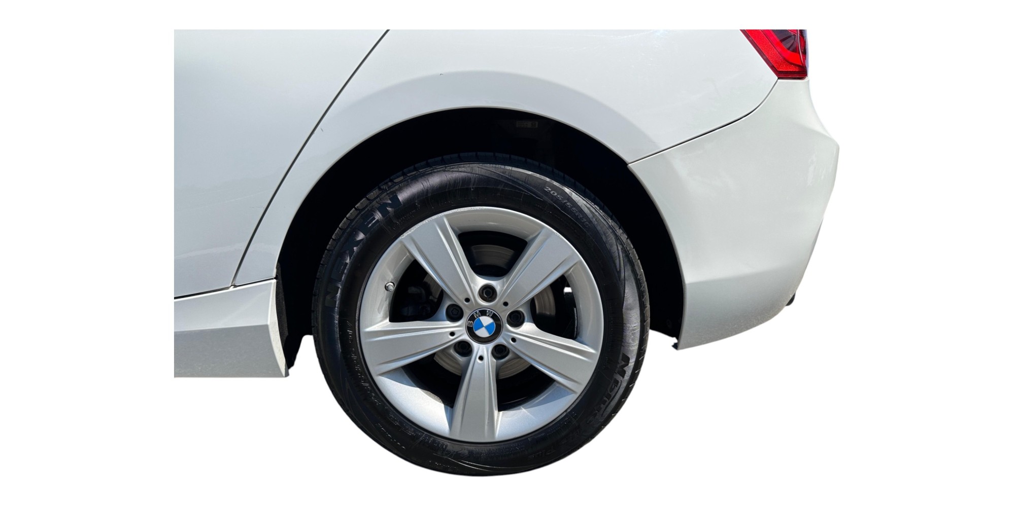 BMW 118d Sport Line | Stylish and Efficient Hatchback