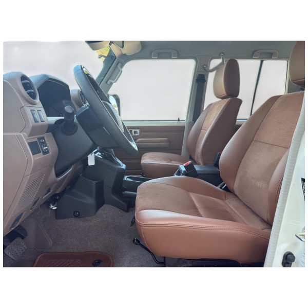 Toyota Land Cruiser 76 AT Luxury | Modena Motors