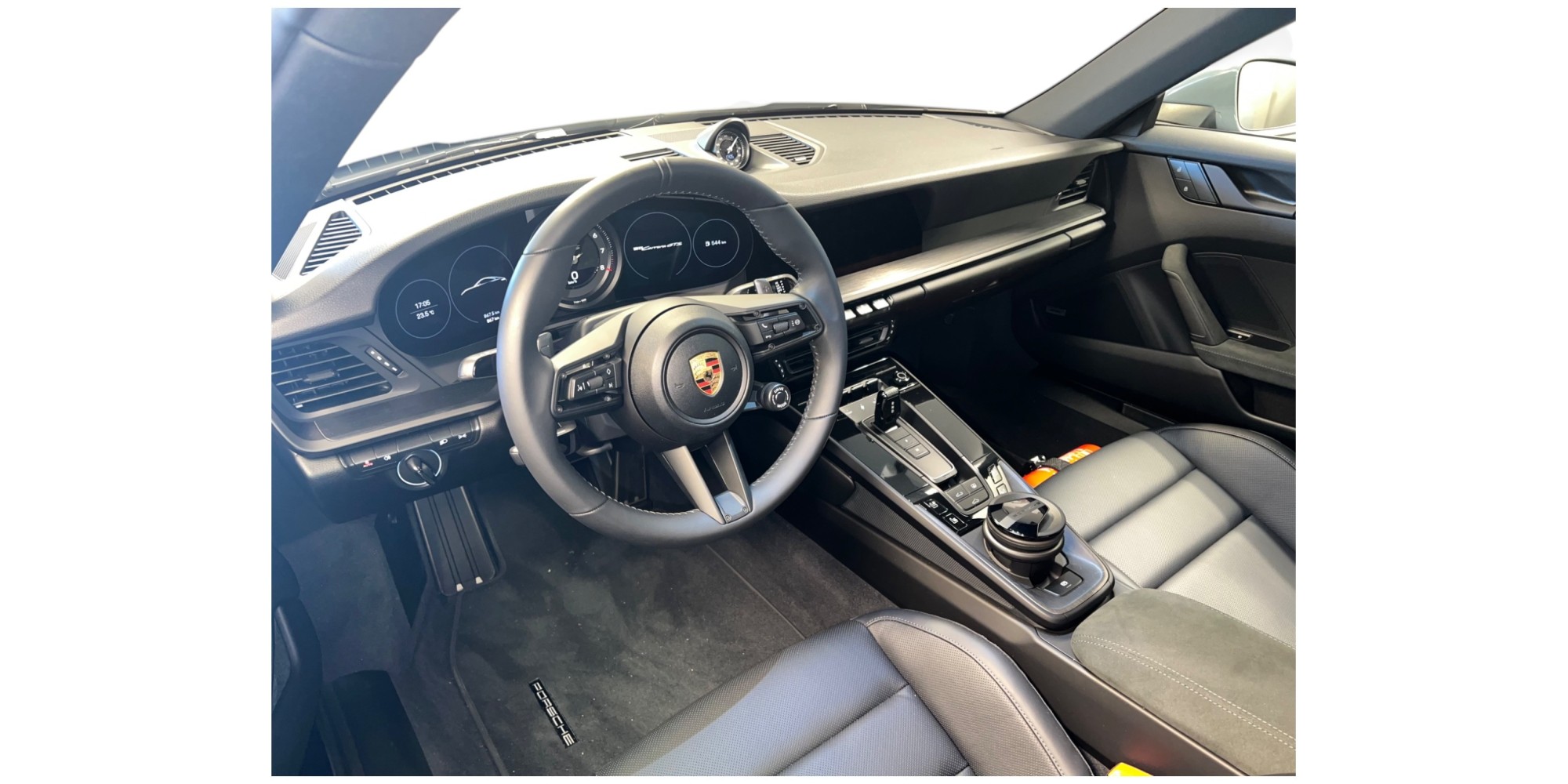 Porsche 911 992 GTS| Exclusive Luxury