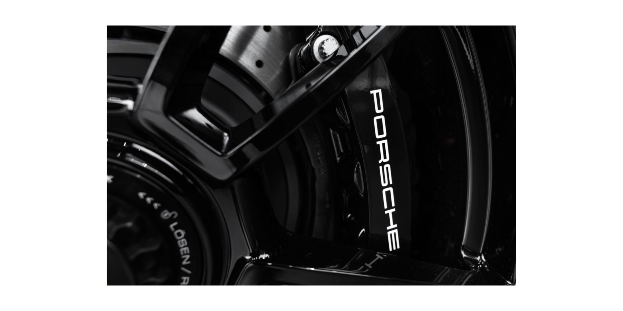 Porsche 911 992 GTS Cabrio – Potenza e Libertà di Guida