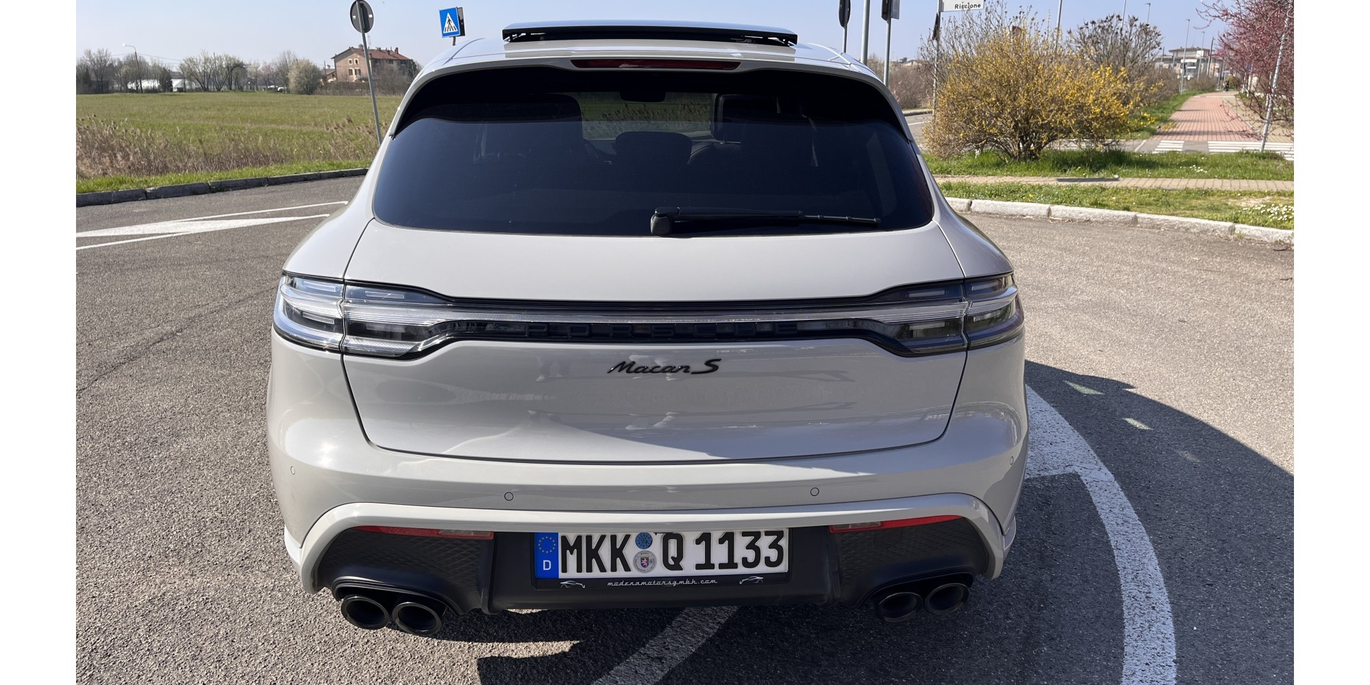 Porsche Macan S – Performance & Elegance | Buy Now