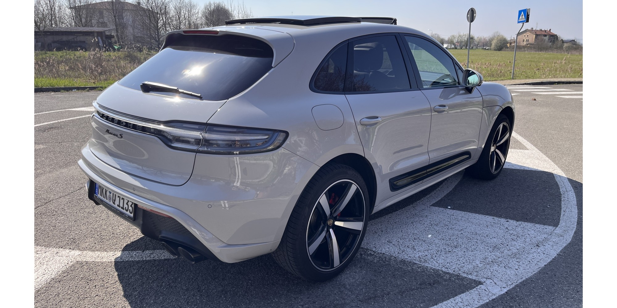 Porsche Macan S – Performance & Elegance | Buy Now