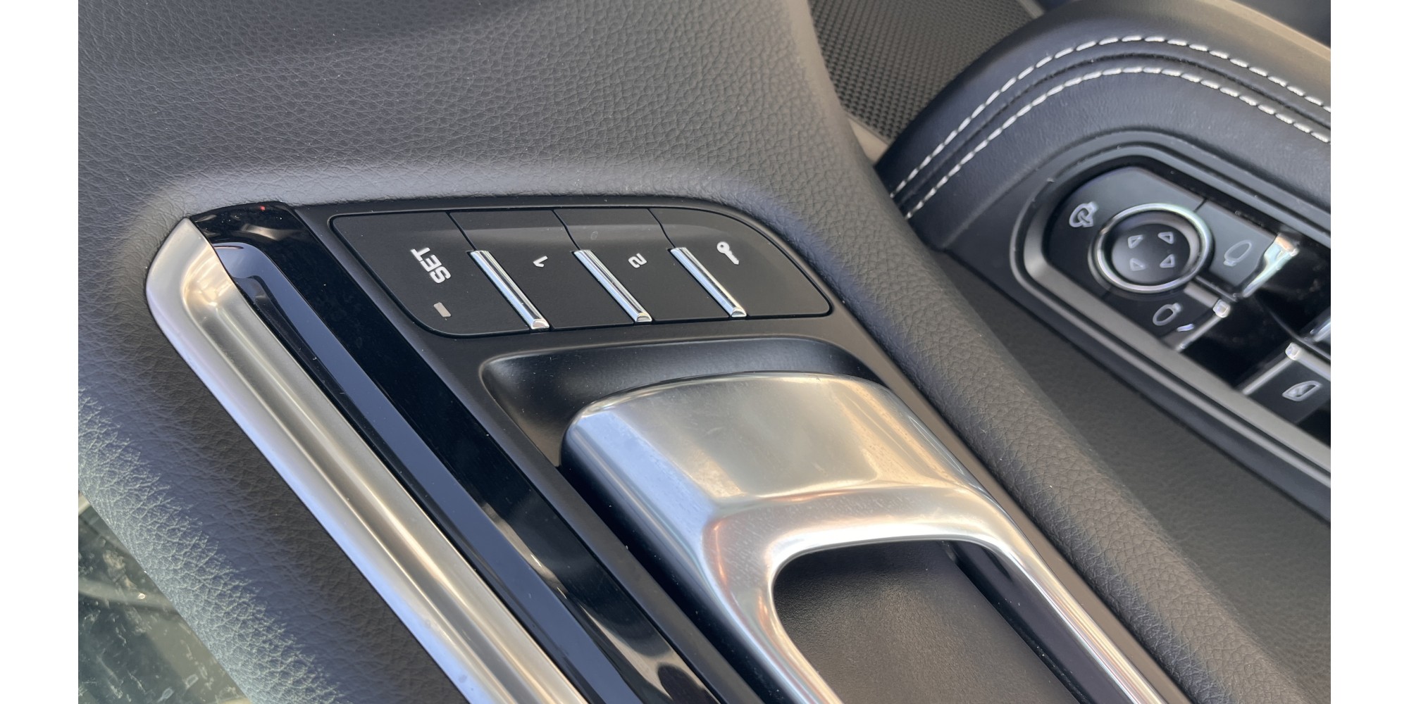 Porsche Macan S – Performance & Elegance | Buy Now