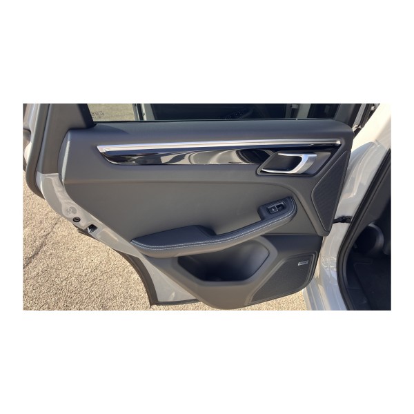 Porsche Macan S – Performance & Elegance | Buy Now