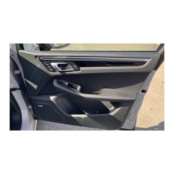 Porsche Macan S – Performance & Elegance | Buy Now