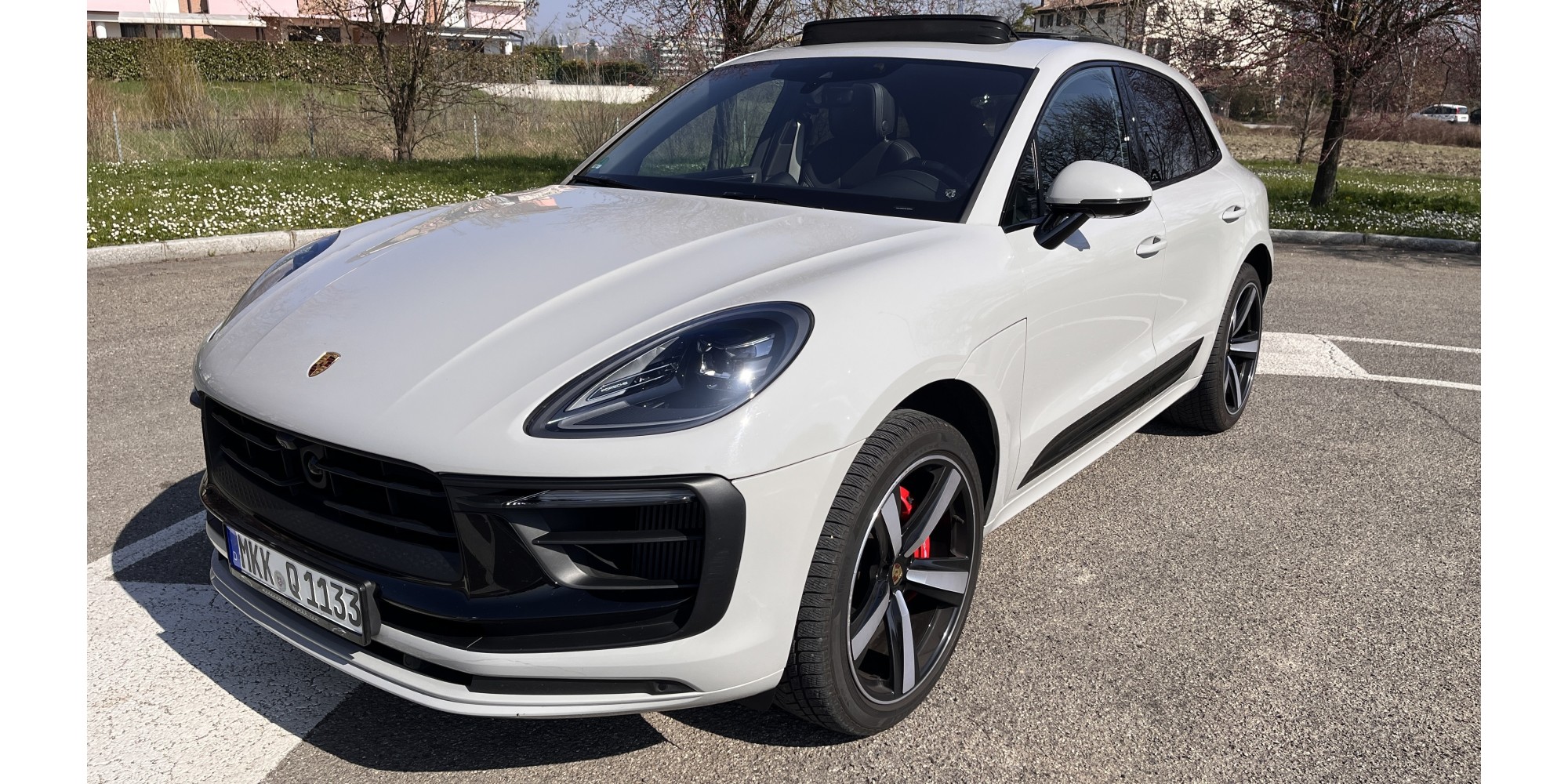 Porsche Macan S – Performance & Elegance | Buy Now