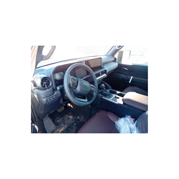 Toyota Land Cruiser 2.8 D 4WD – Rugged SUV for Any Terrain