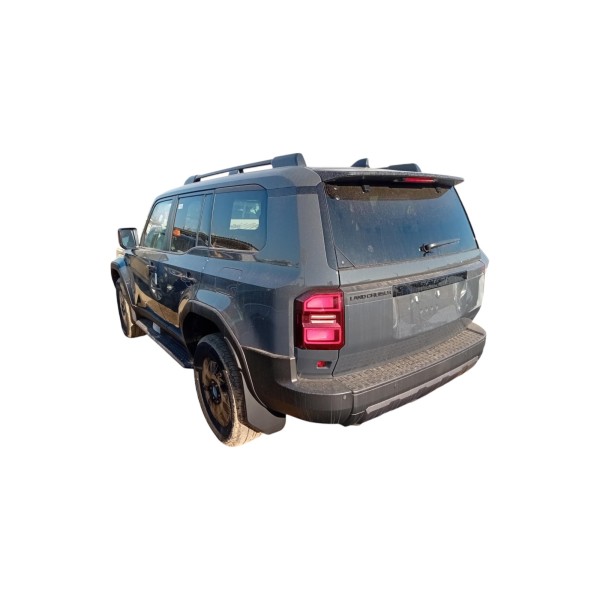 Toyota Land Cruiser 2.8 D 4WD – Rugged SUV for Any Terrain