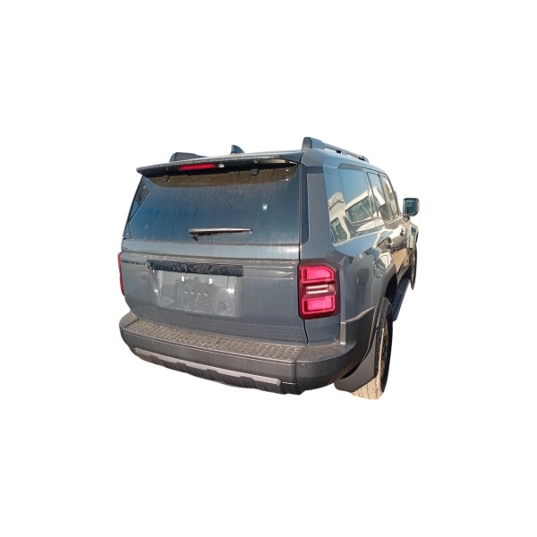 Toyota Land Cruiser 2.8 D 4WD – Rugged SUV for Any Terrain